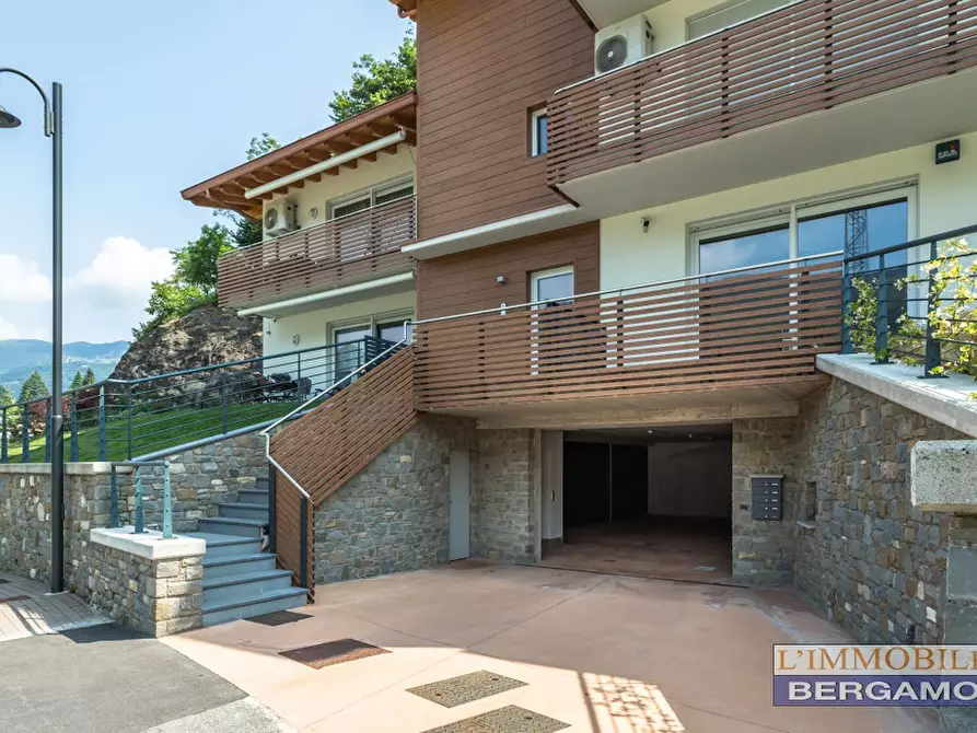 Immagine 3 di Appartamento in vendita  in via Rossini a Sant'omobono Terme