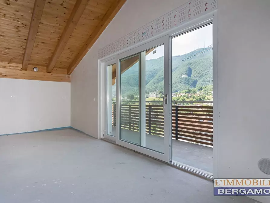 Immagine 7 di Appartamento in vendita  in via Rossini a Sant'omobono Terme