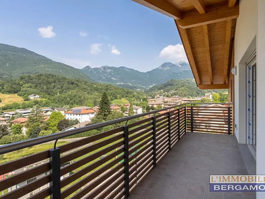 Immagine 8 di Appartamento in vendita  in via Rossini a Sant'omobono Terme