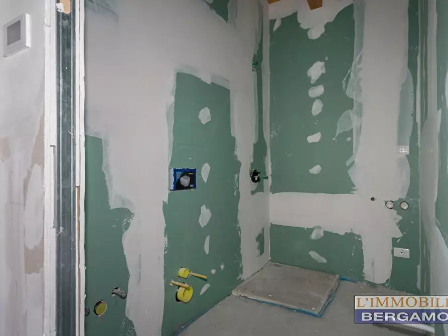 Immagine 16 di Appartamento in vendita  in via Rossini a Sant'omobono Terme