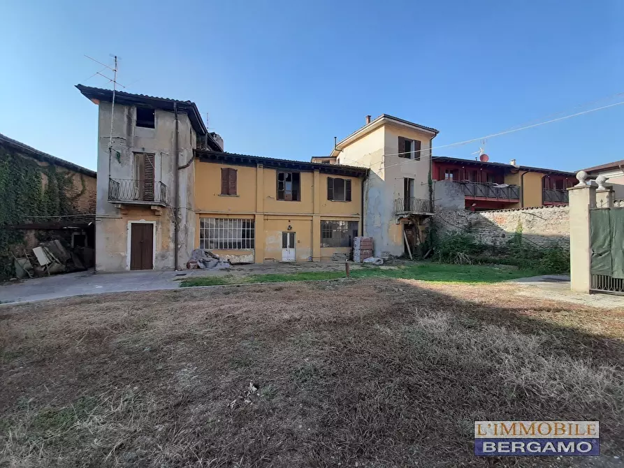 Immagine 1 di Terreno residenziale in vendita  a Azzano San Paolo