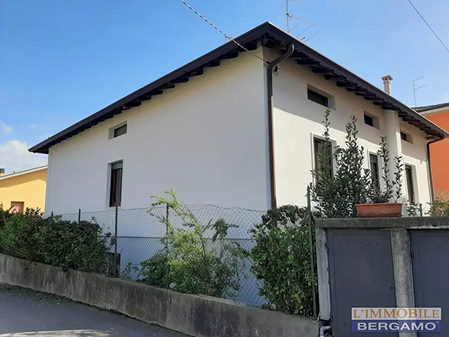 Immagine 2 di Villa in vendita  in via Piave a Scanzorosciate