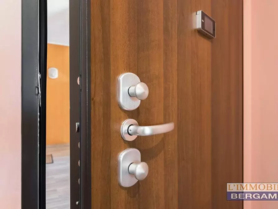 Immagine 2 di Appartamento in vendita  in via Forlanini a Ponte San Pietro