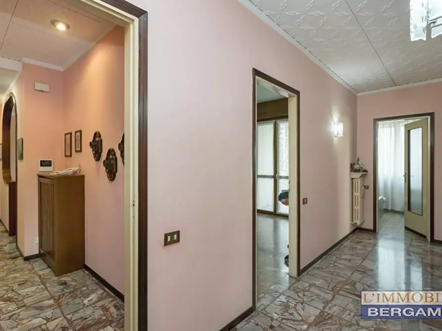 Immagine 10 di Appartamento in vendita  in via Forlanini a Ponte San Pietro