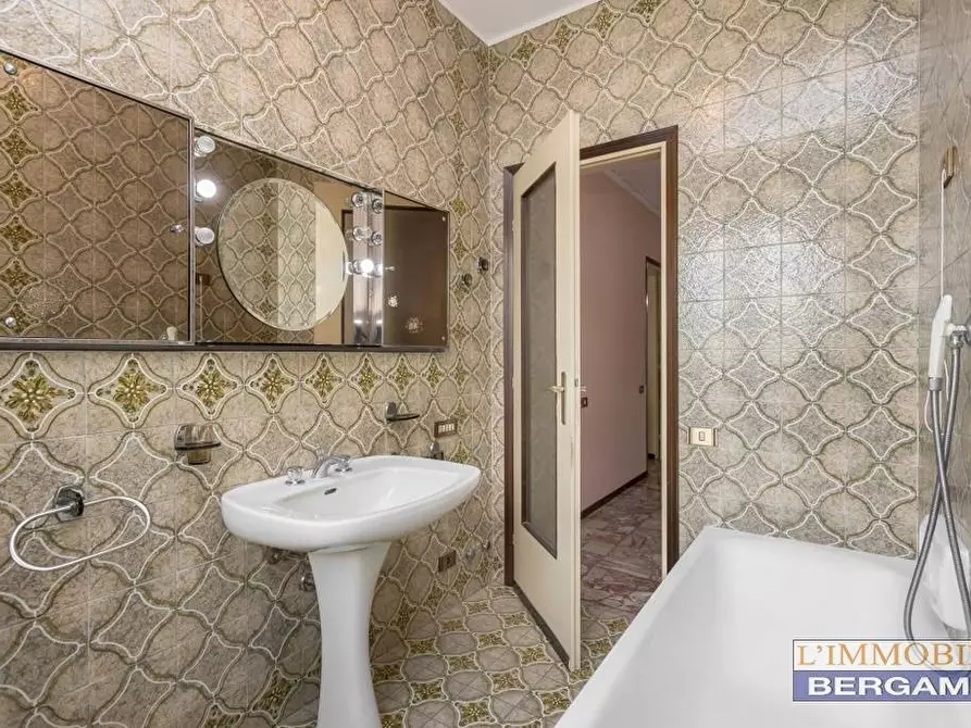 Immagine 14 di Appartamento in vendita  in via Forlanini a Ponte San Pietro