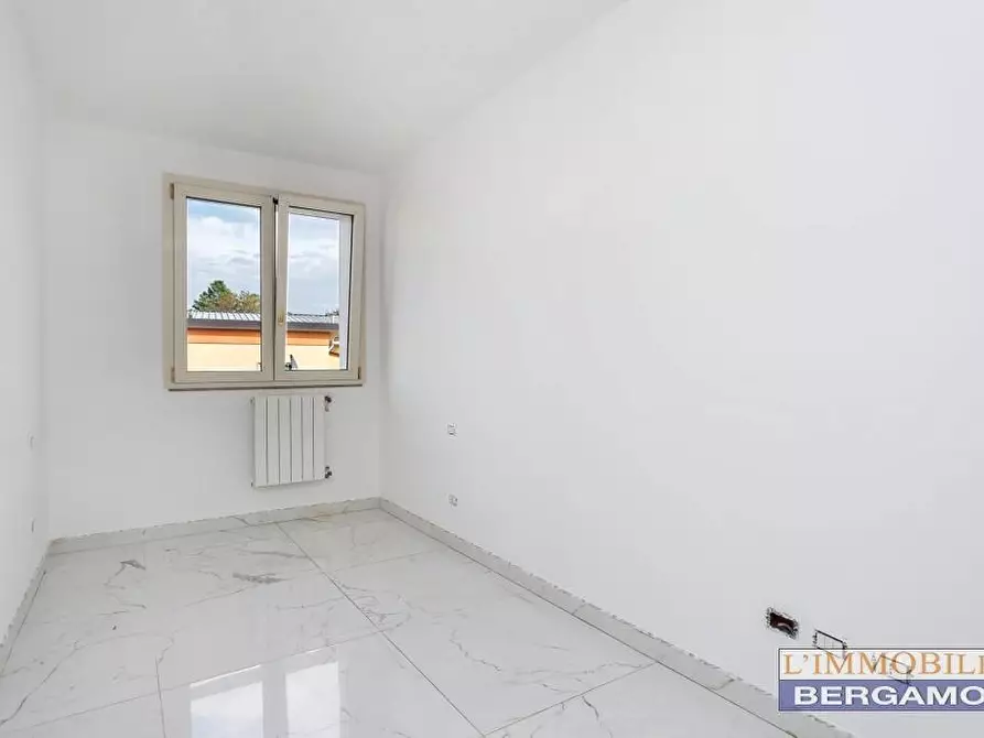 Immagine 21 di Villa in vendita  a Brembate