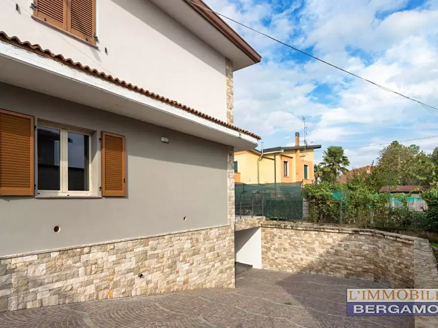 Immagine 26 di Villa in vendita  a Brembate