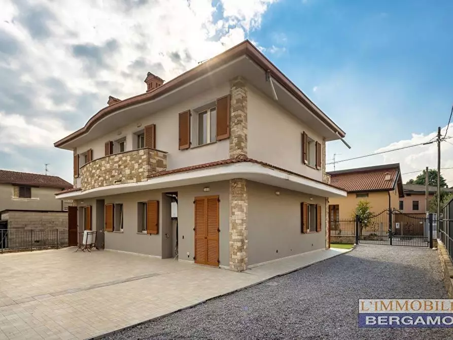 Immagine 4 di Villa in vendita  a Brembate