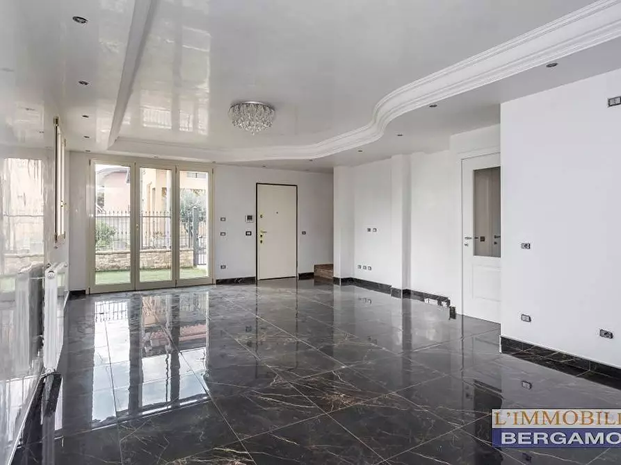 Immagine 6 di Villa in vendita  a Brembate