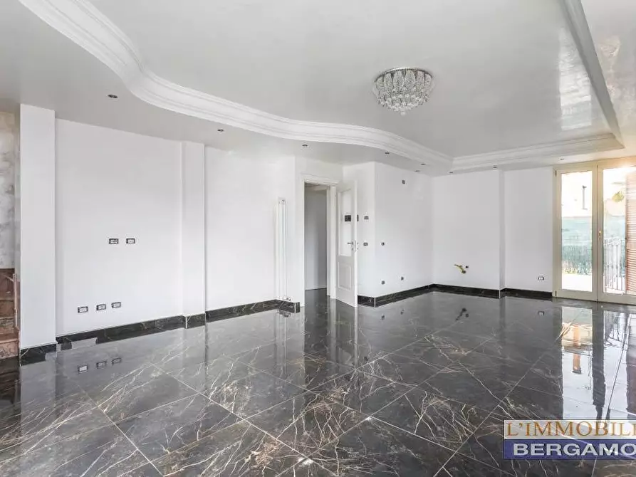 Immagine 7 di Villa in vendita  a Brembate