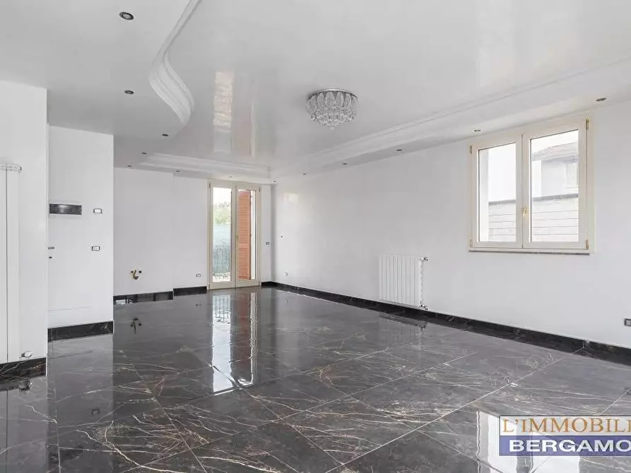 Immagine 8 di Villa in vendita  a Brembate