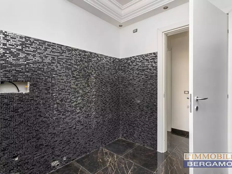 Immagine 9 di Villa in vendita  a Brembate