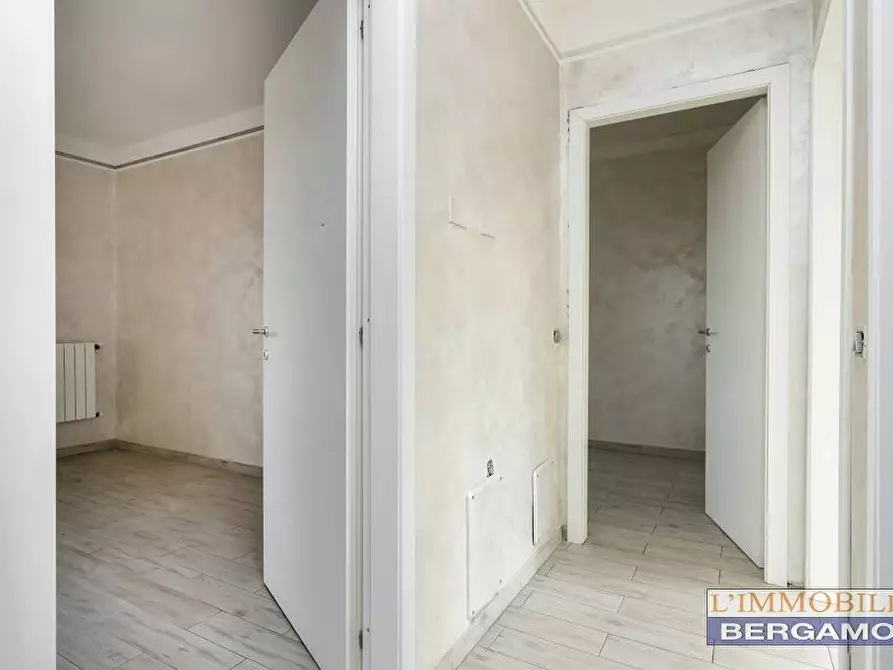 Immagine 11 di Villa in vendita  a Brembate