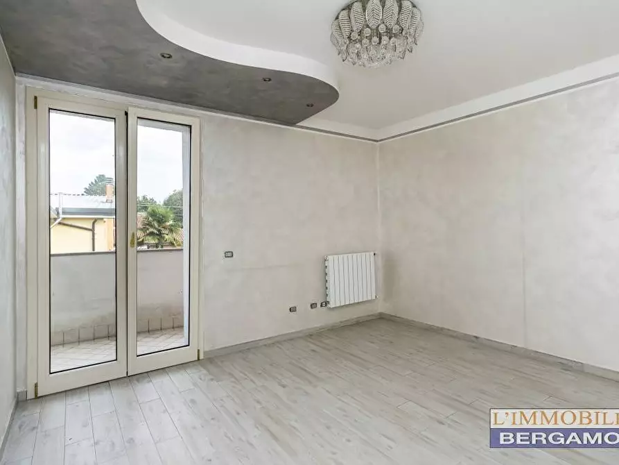 Immagine 13 di Villa in vendita  a Brembate