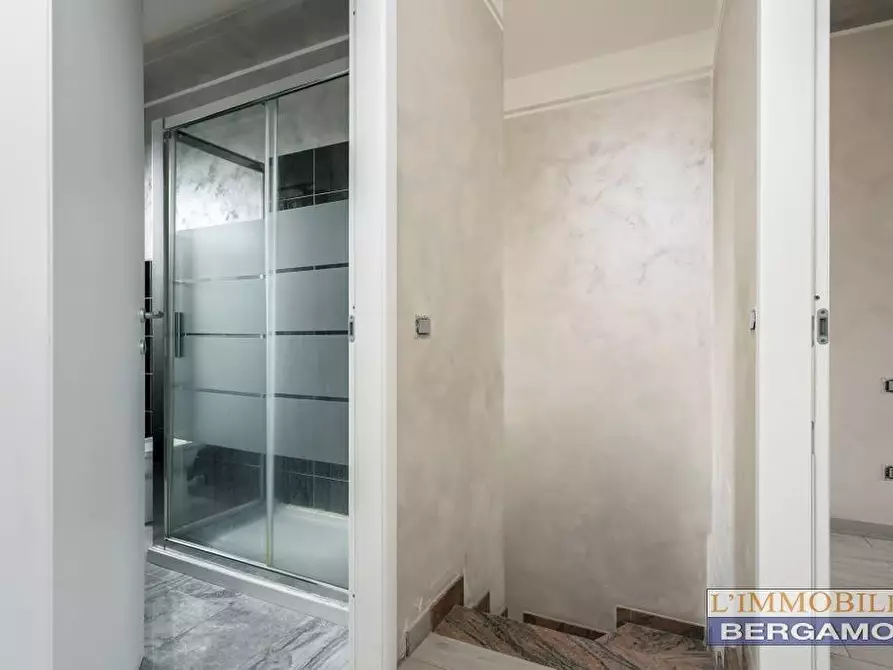 Immagine 16 di Villa in vendita  a Brembate