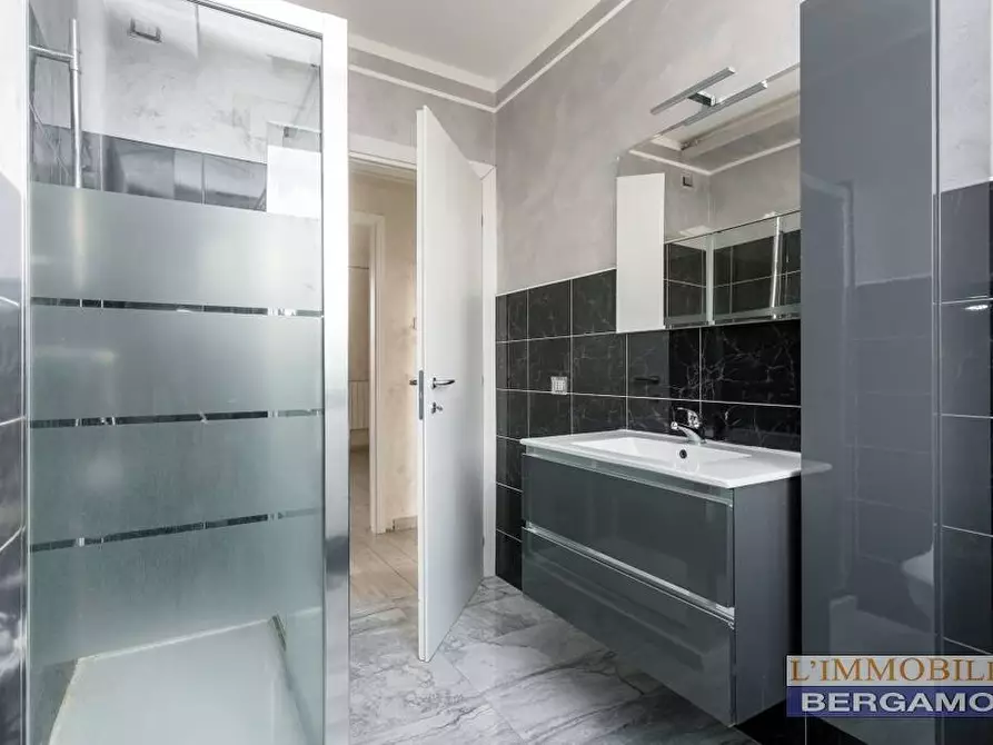 Immagine 17 di Villa in vendita  a Brembate