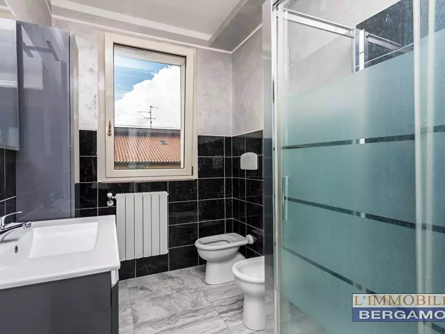 Immagine 18 di Villa in vendita  a Brembate