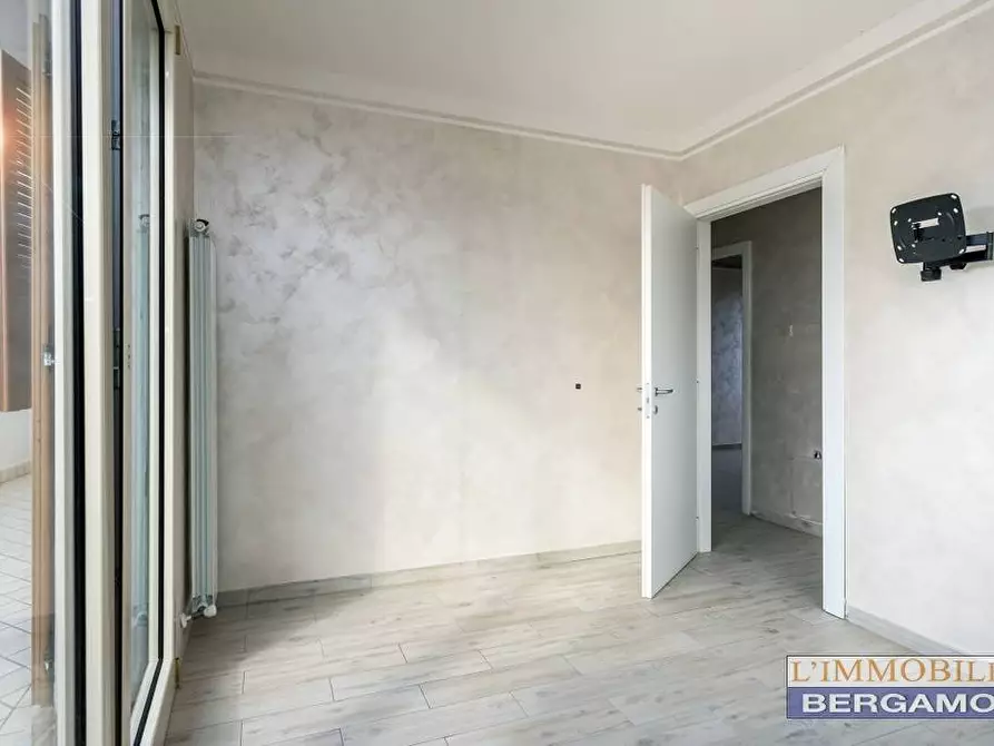 Immagine 19 di Villa in vendita  a Brembate