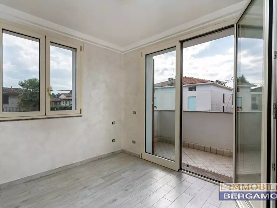 Immagine 20 di Villa in vendita  a Brembate