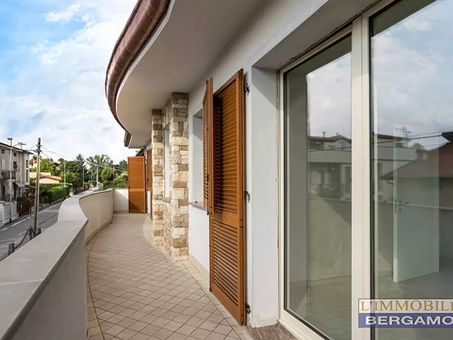 Immagine 21 di Villa in vendita  a Brembate