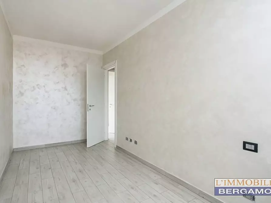 Immagine 22 di Villa in vendita  a Brembate