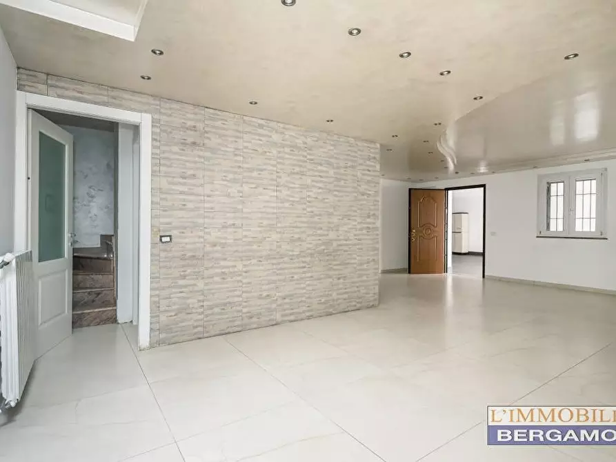 Immagine 24 di Villa in vendita  a Brembate