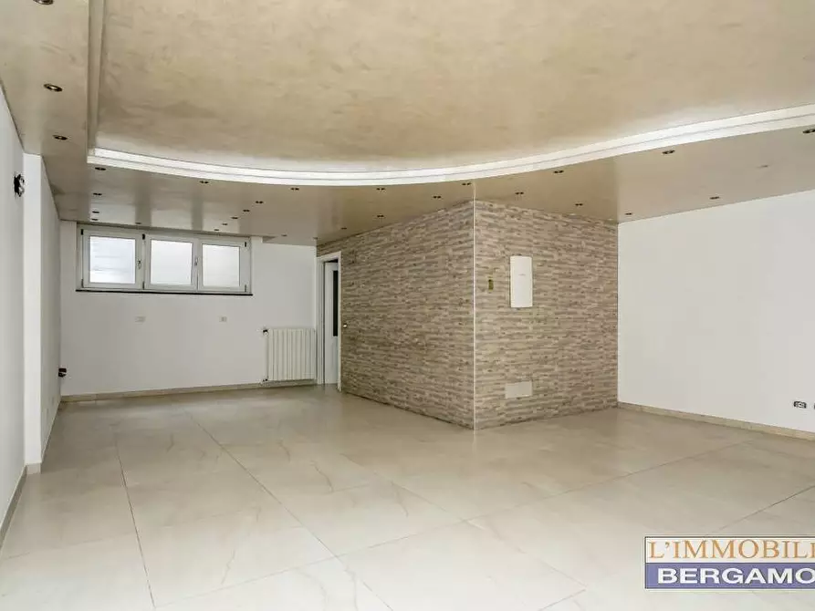 Immagine 25 di Villa in vendita  a Brembate