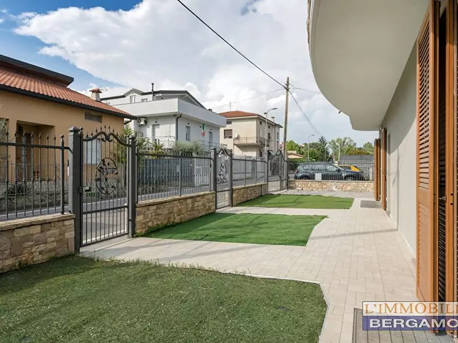 Immagine 27 di Villa in vendita  a Brembate