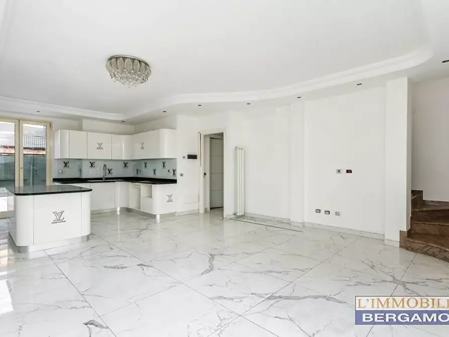 Immagine 29 di Villa in vendita  a Brembate