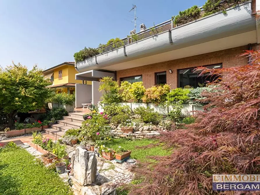 Immagine 2 di Villa in vendita  a Villa Di Serio