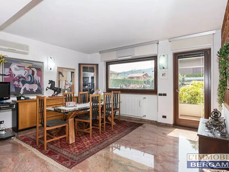 Immagine 5 di Villa in vendita  a Villa Di Serio