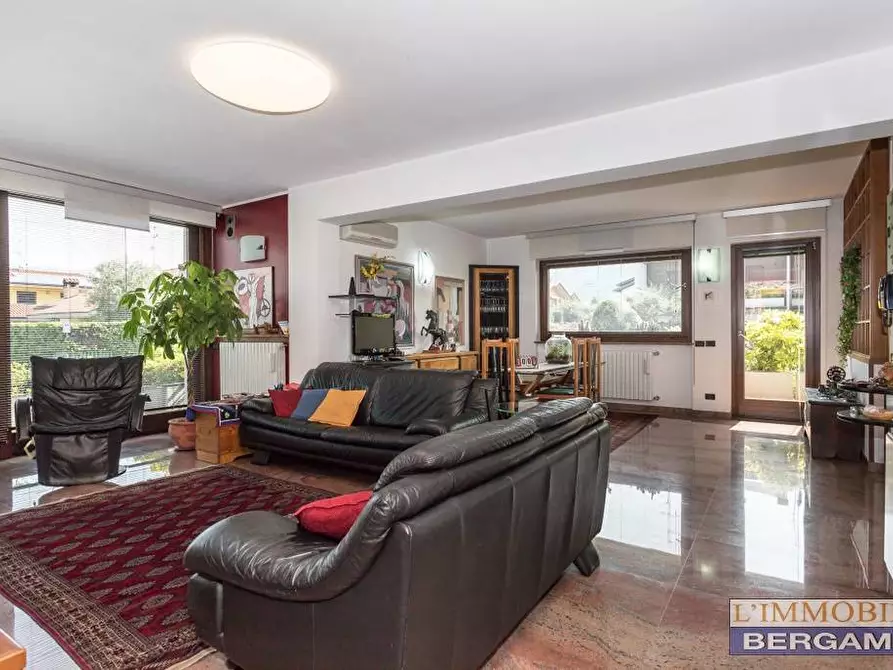 Immagine 6 di Villa in vendita  a Villa Di Serio