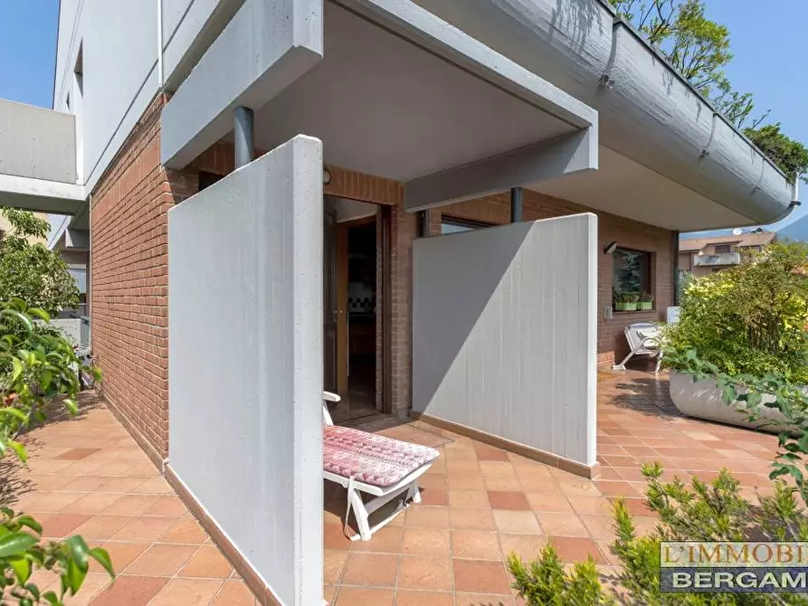 Immagine 11 di Villa in vendita  a Villa Di Serio