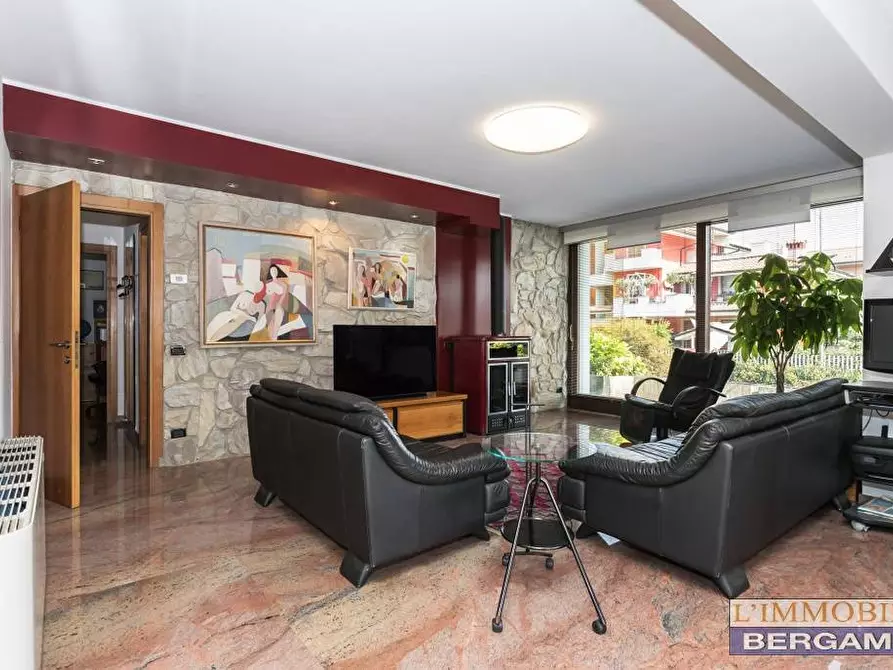 Immagine 15 di Villa in vendita  a Villa Di Serio