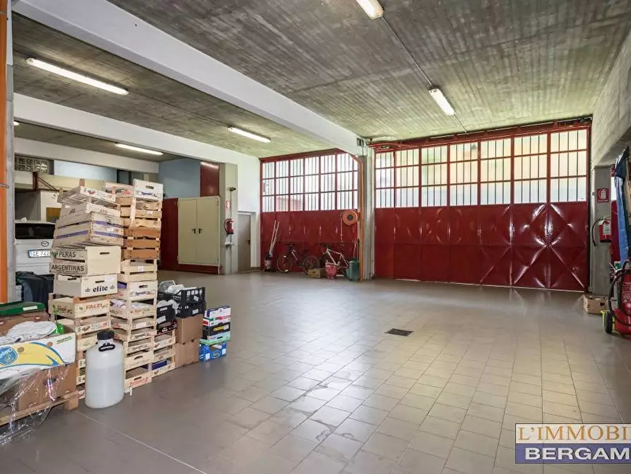 Immagine 27 di Villa in vendita  a Villa Di Serio