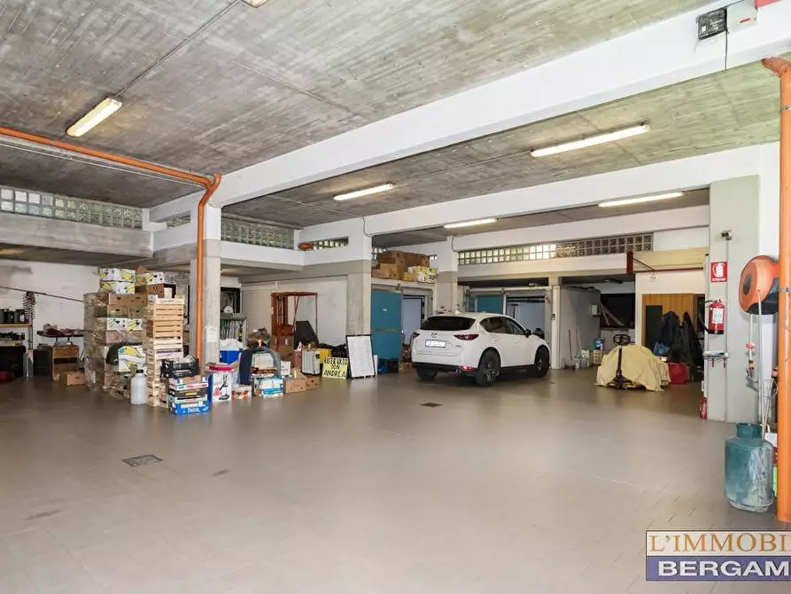 Immagine 28 di Villa in vendita  a Villa Di Serio