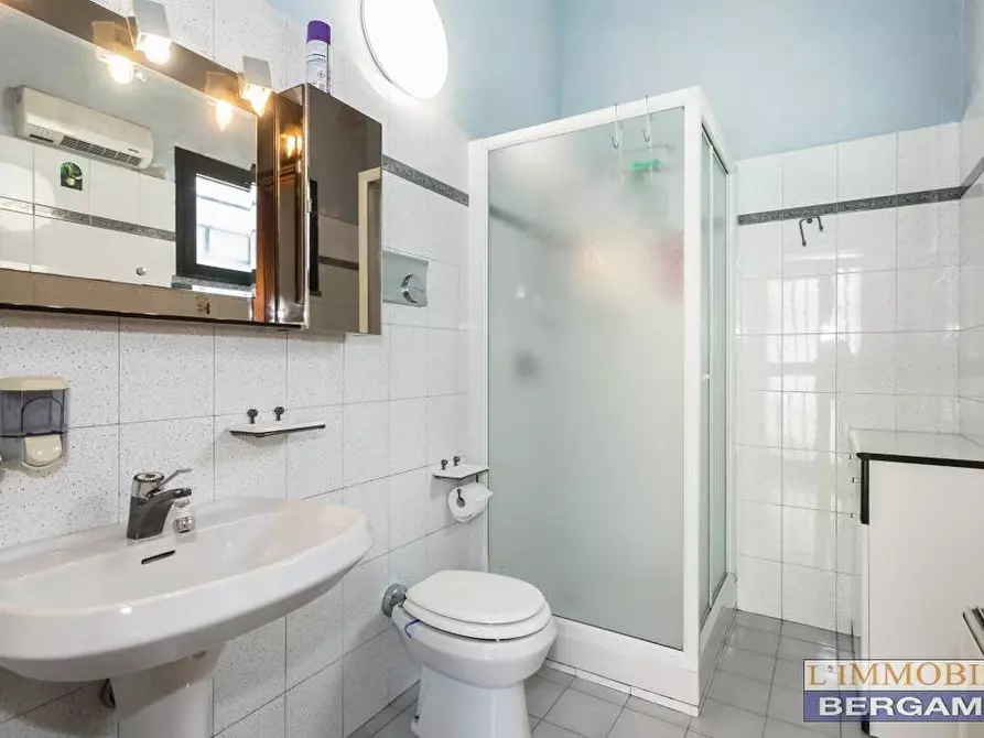 Immagine 29 di Villa in vendita  a Villa Di Serio