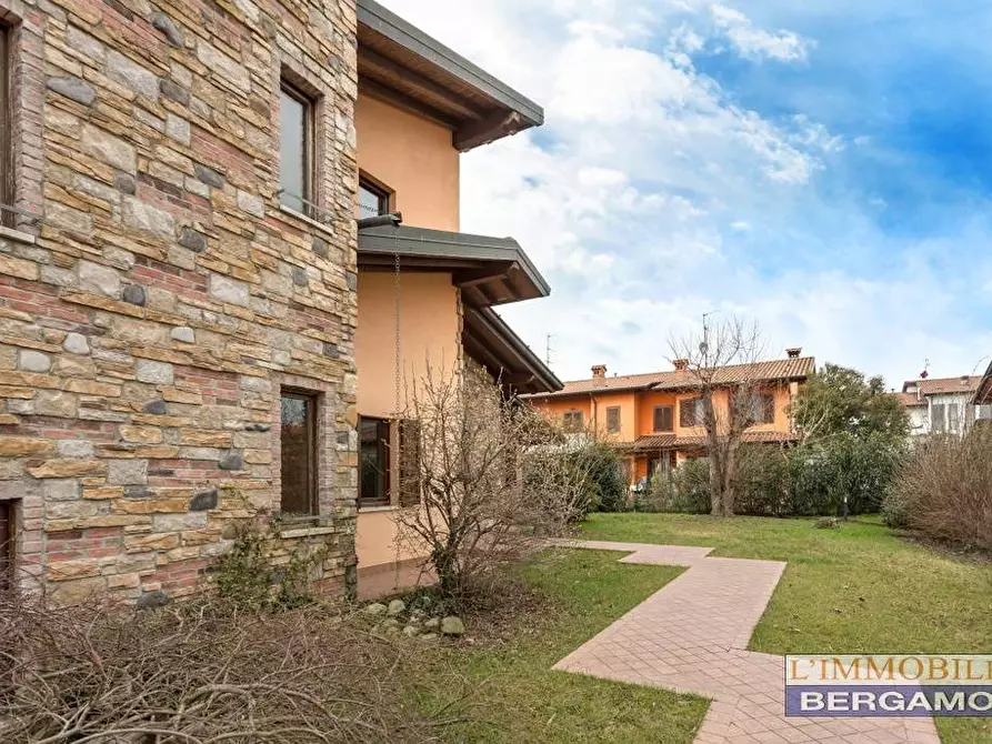 Immagine 2 di Villa in vendita  in via Falcone a Calcinate