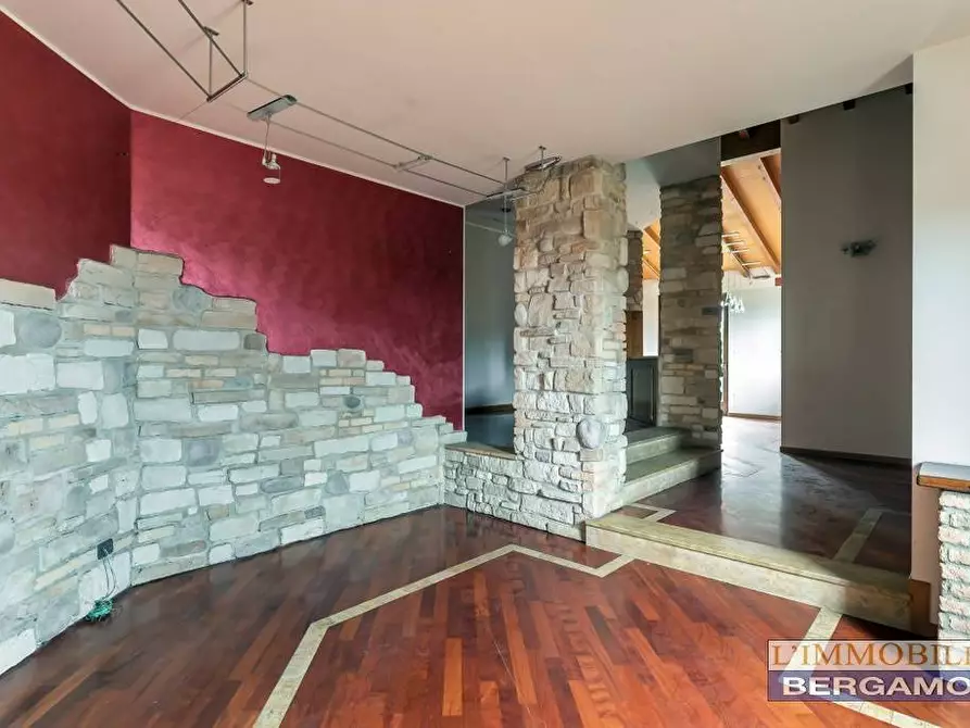 Immagine 4 di Villa in vendita  in via Falcone a Calcinate