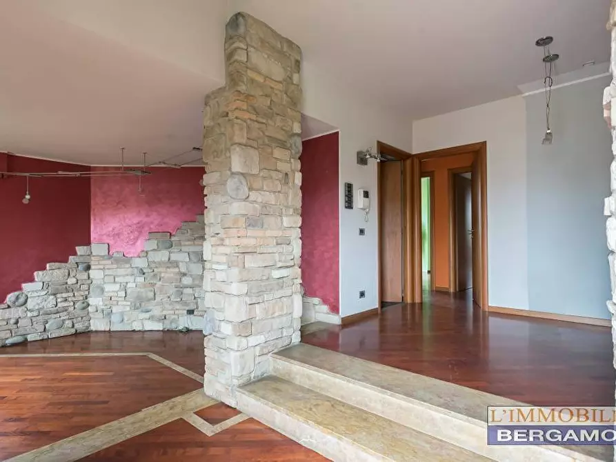 Immagine 5 di Villa in vendita  in via Falcone a Calcinate