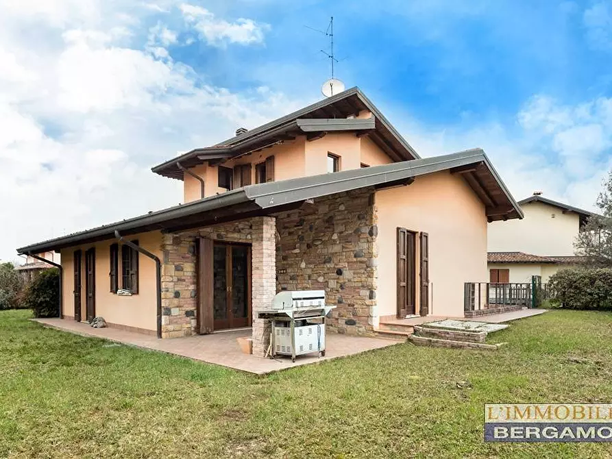 Immagine 11 di Villa in vendita  in via Falcone a Calcinate