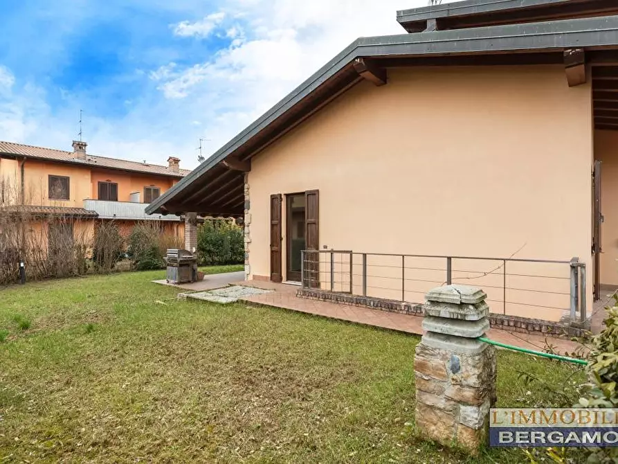 Immagine 12 di Villa in vendita  in via Falcone a Calcinate