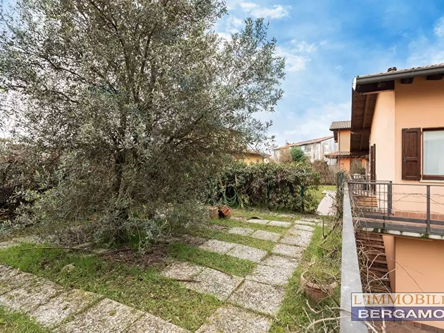 Immagine 13 di Villa in vendita  in via Falcone a Calcinate