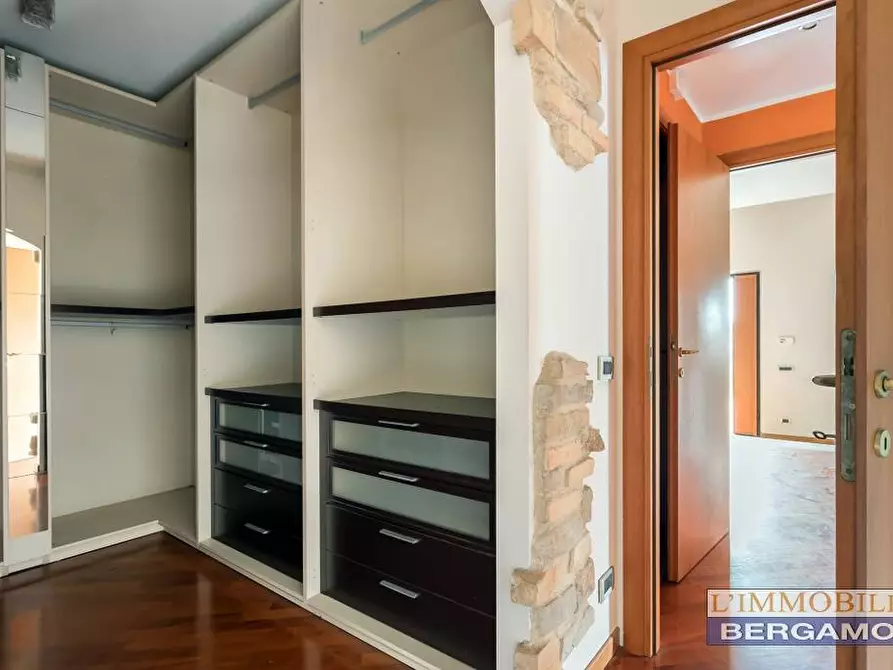 Immagine 17 di Villa in vendita  in via Falcone a Calcinate