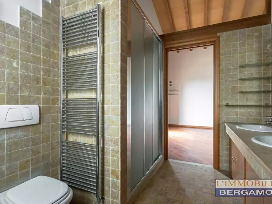 Immagine 21 di Villa in vendita  in via Falcone a Calcinate