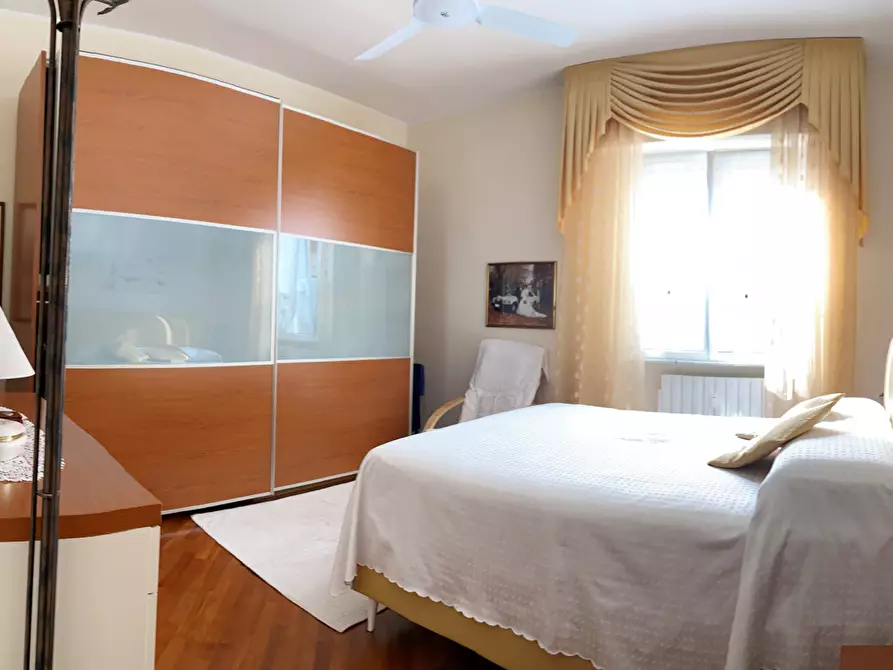 Immagine 11 di Appartamento in vendita  a Savona