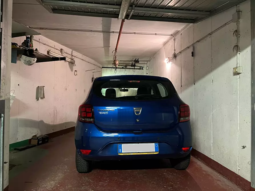 Immagine 4 di Box auto in vendita  a Savona