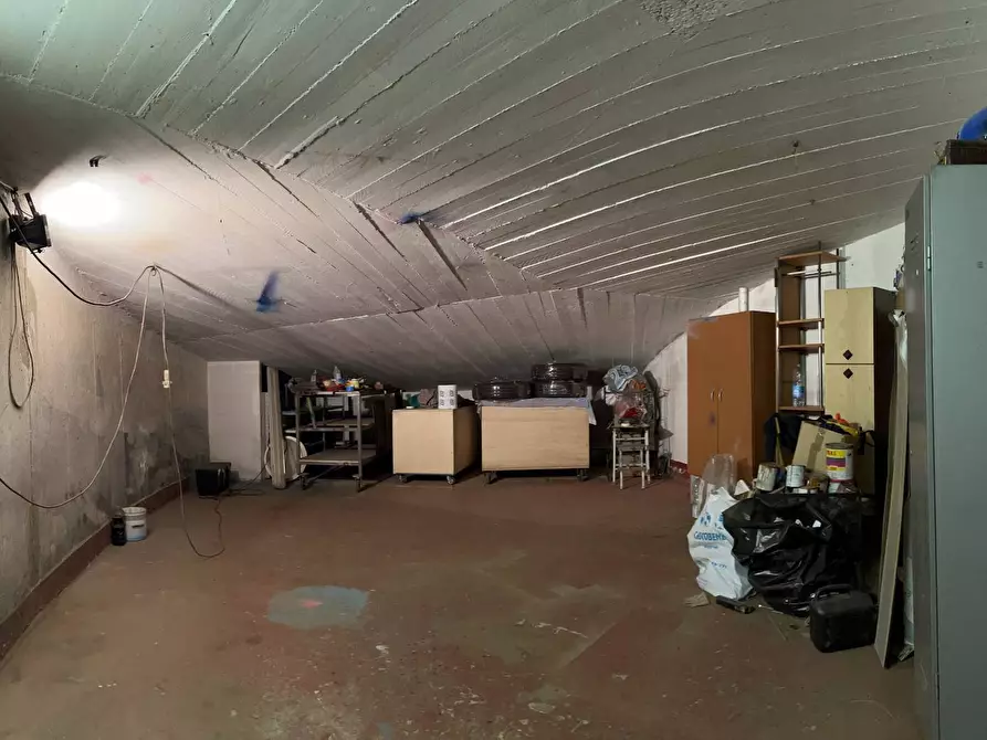 Immagine 10 di Box auto in vendita  a Savona