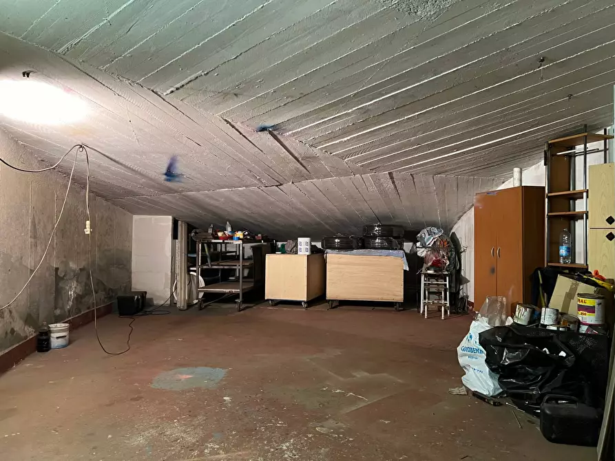 Immagine 13 di Box auto in vendita  a Savona