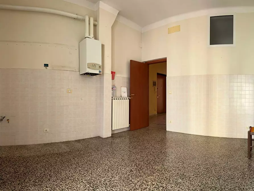 Immagine 3 di Appartamento in vendita  a Savona